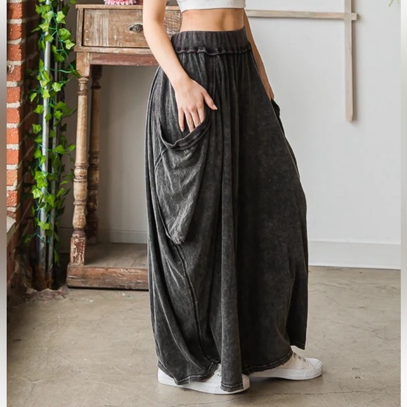 Oli & Hali Pants - Oli & Hali Washed Black Wide-Leg Pocket Harem Pants